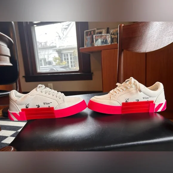 Off-White x virgil abloh Vulcanized Low Top Sneakers - Picture 7 of 11